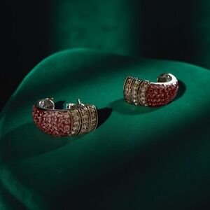 Solitaire invisible premium hoops in Pink and Silver.